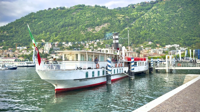 Guess sul lago di Como